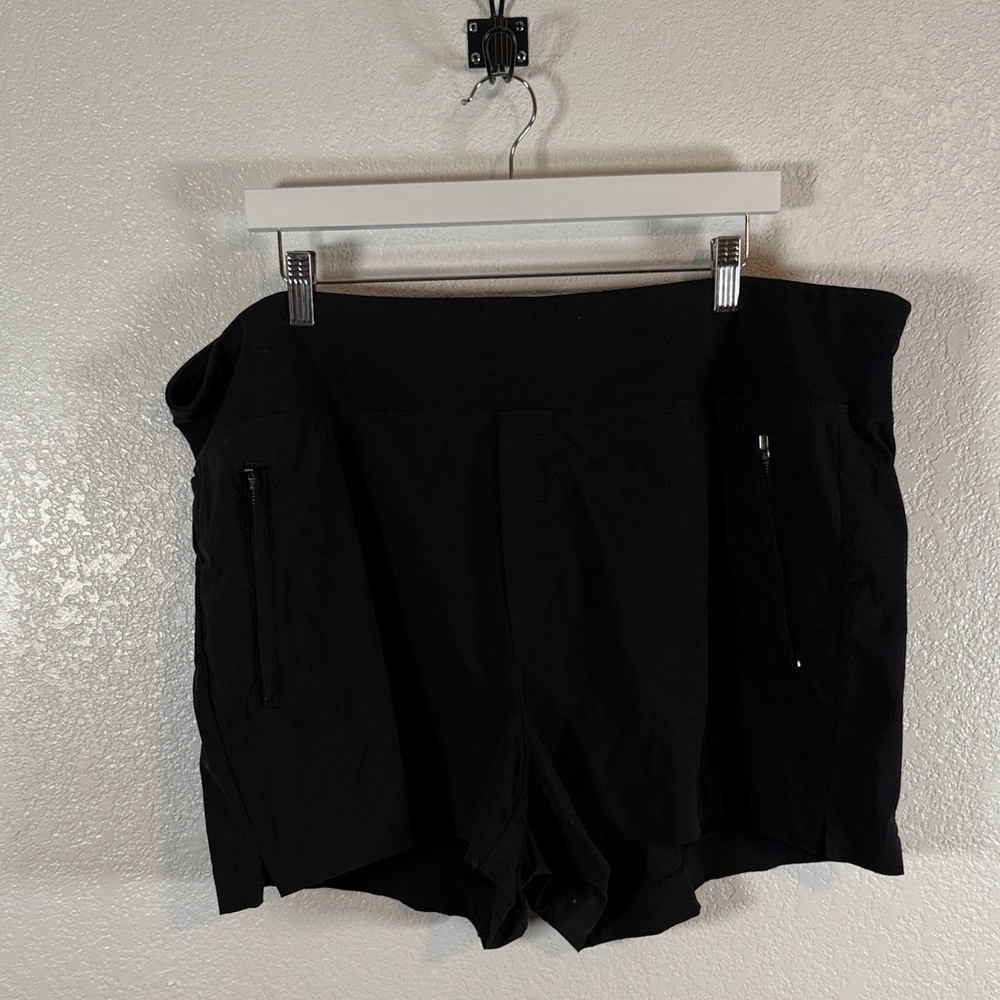Athleta Black Trekkie North Short Rip Stop Size 22